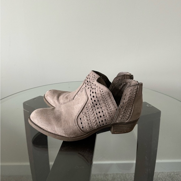 Ankle boots - Picture 1 of 5